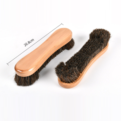 Horse hair brush sqr crop